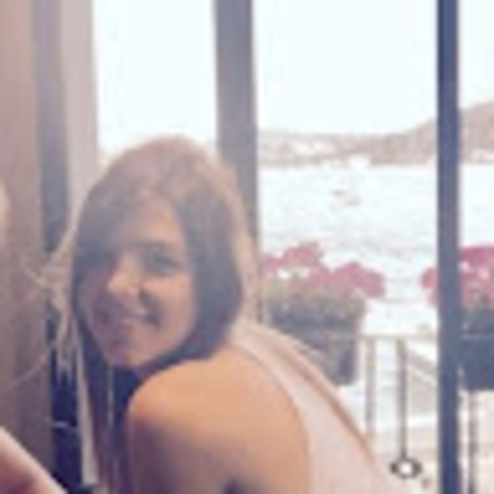 Meet your Posher, Ayse